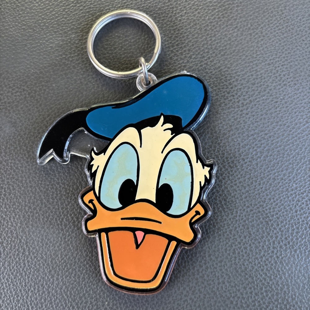 Vintage Disney Donald Duck Sailor‎ Keychain 3-Inch Acrylic Key Ring 1992